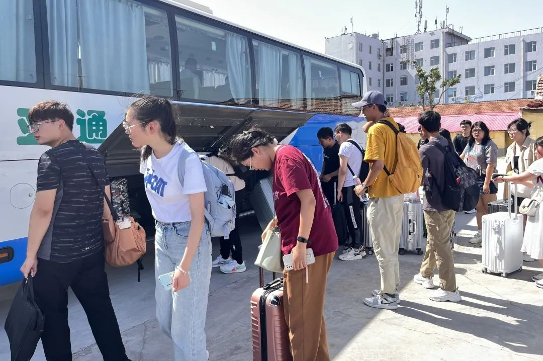 新(xin)生力量(liàng) 蓄力啓(qi)航 熱烈(liè)歡迎2023屆(jie)新員工(gong)